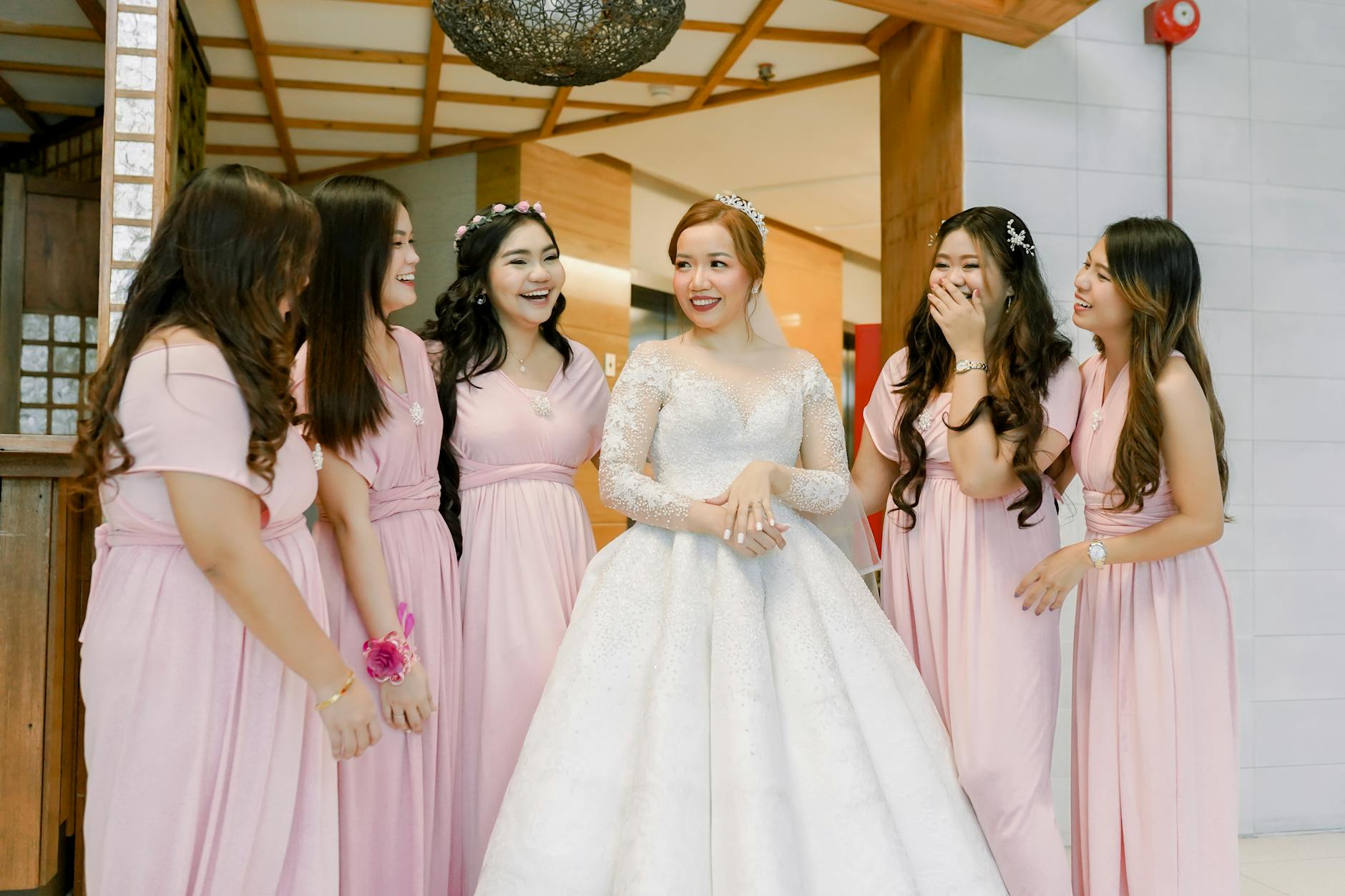 She Wanted a Unique Wedding, But Her Bridesmaid Had Other Ideas – Who’s Right?