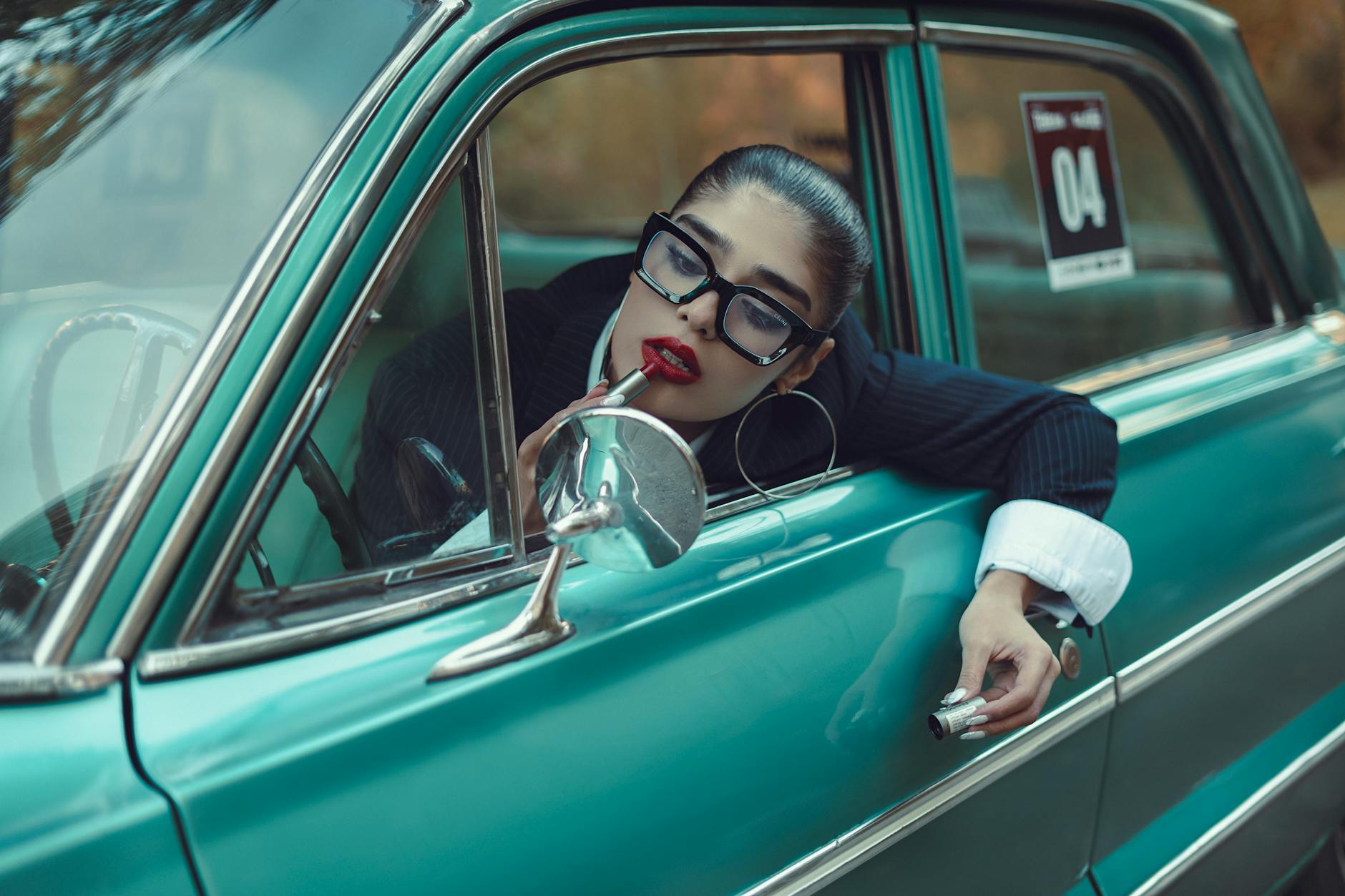 Aliza Licht Dives into ’90s Fashion with Unfinished Novel on Substack