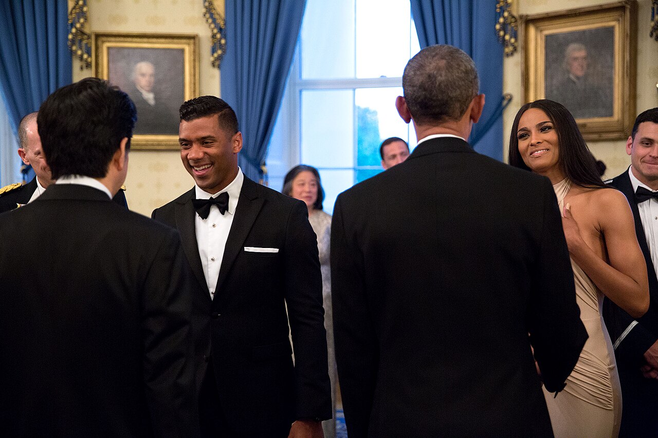 Gap CEO Richard Dickson Honored at FIT Annual Gala with Ciara