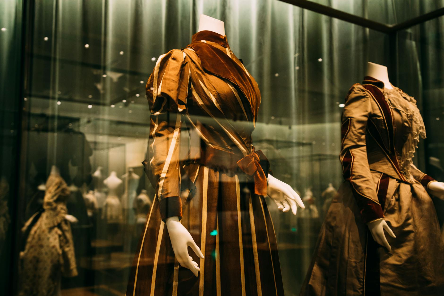 MoMu Honors the Antwerp Six: A Fashion Revolution Celebrated