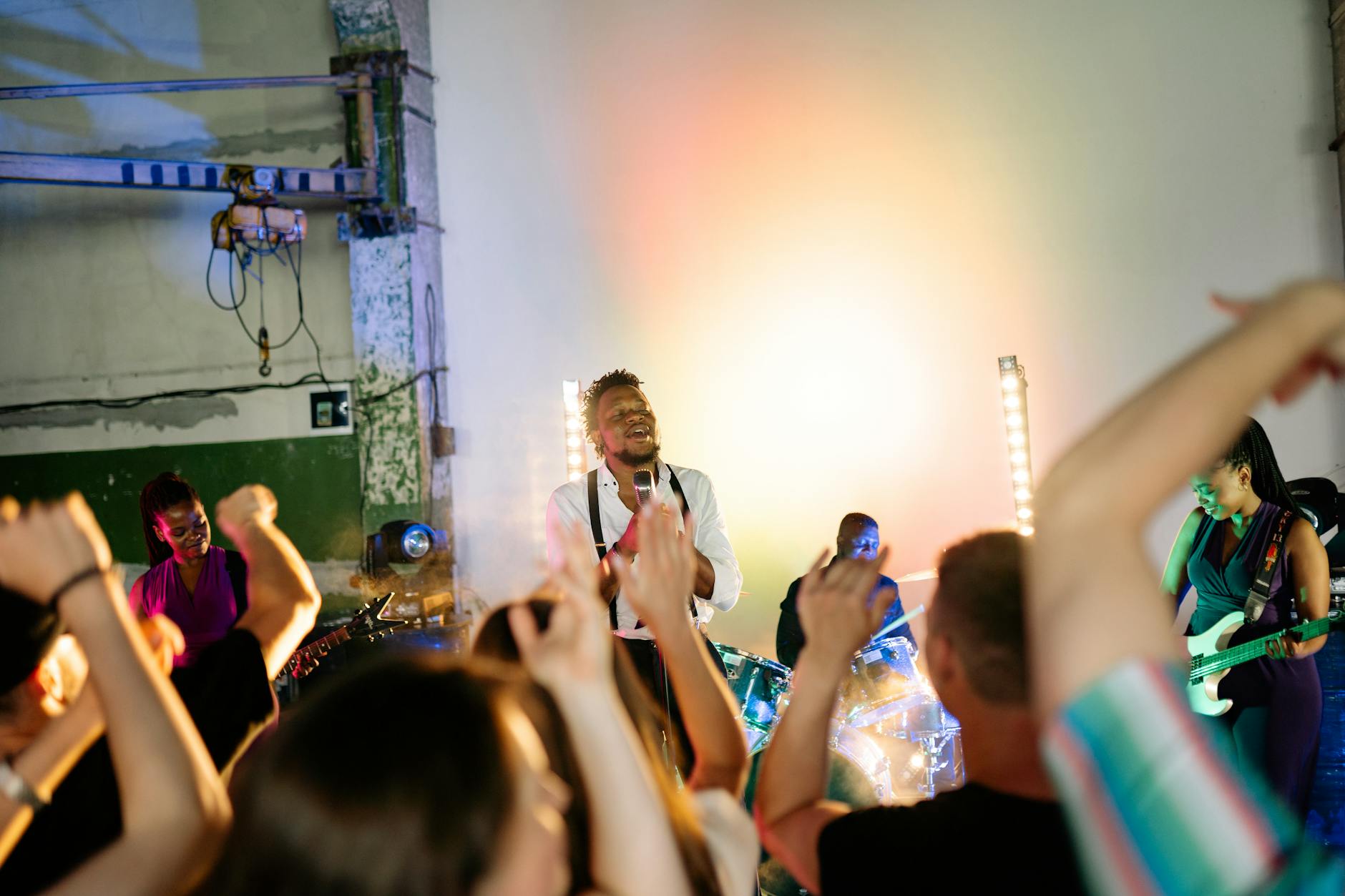 Sabrina Carpenter Turns Coachella Into ‘SABRINAWOOD’ With Epic Performance