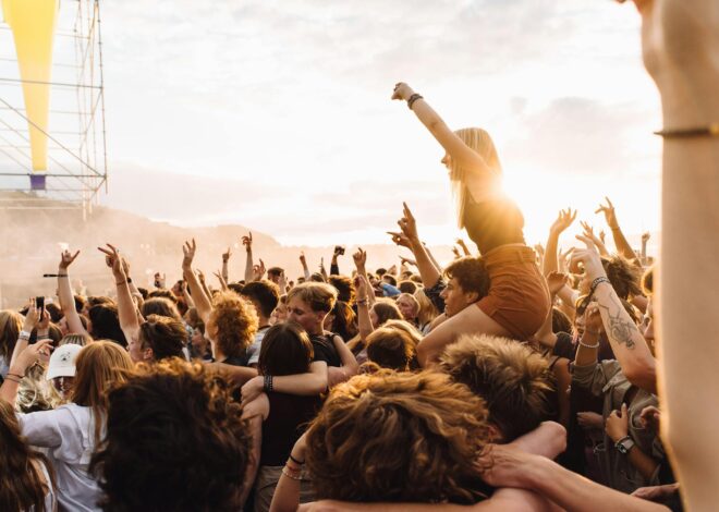 Sabrina Carpenter Apologizes for Yodeling Mix-Up at Coachella!