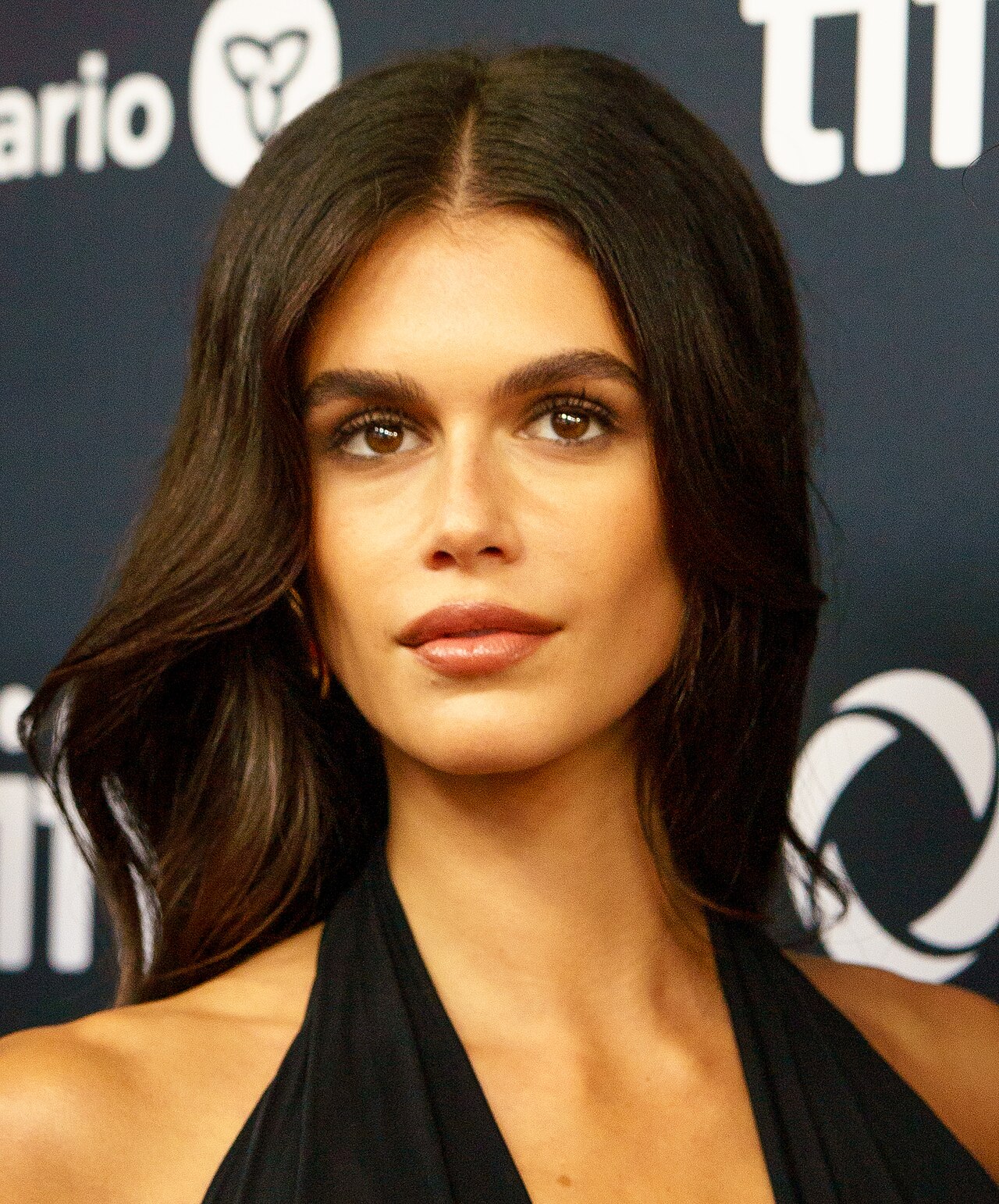 Star-Studded Vanity Fair Party: Kaia Gerber & Chloe Bailey Shine Bright