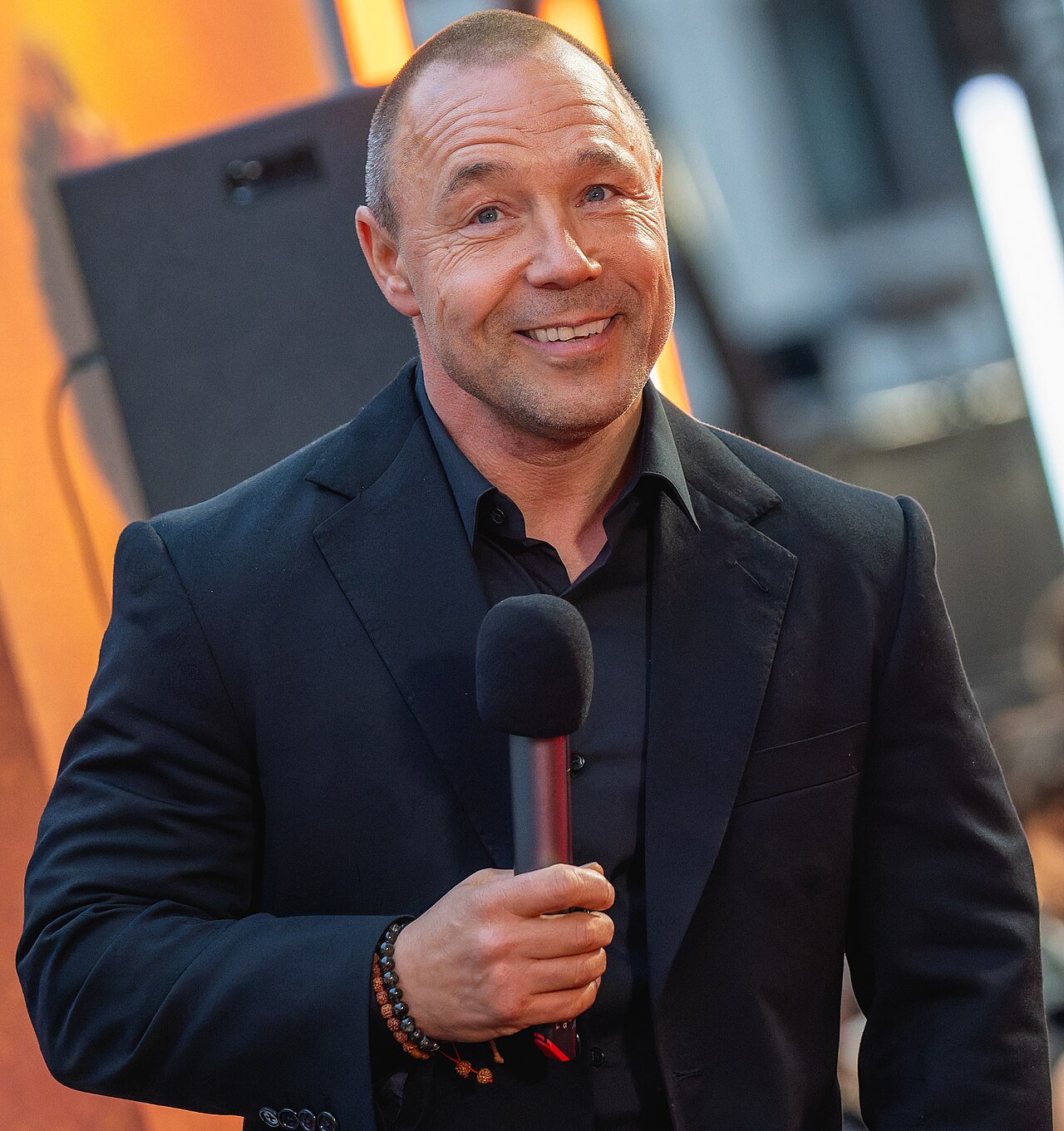 Stephen Graham Dances with Lookalike Son in Viral TikTok Sensation