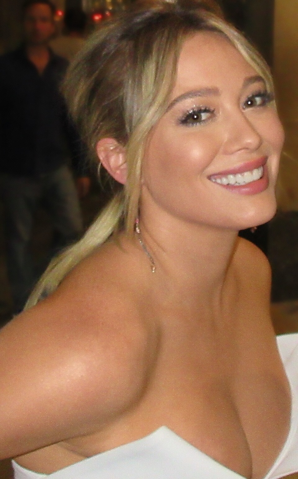 Hilary Duff’s Stunning Sports Illustrated Cover Leaves Husband Matthew Koma ‘Barely Holding It Together’