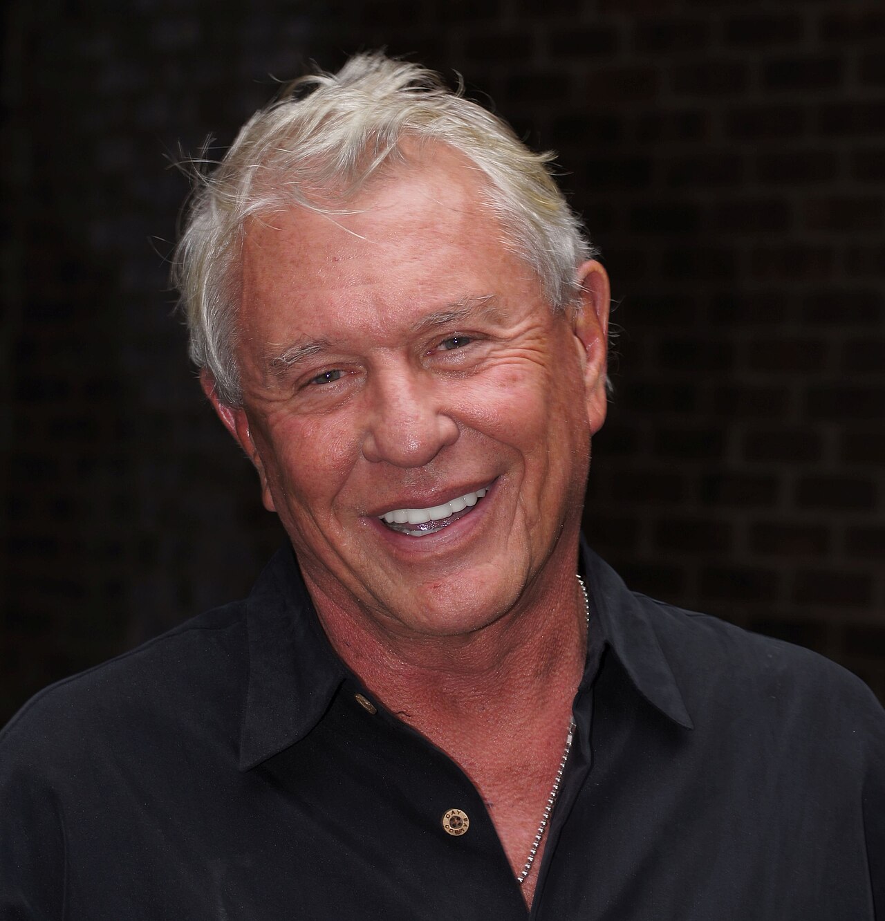 Exploring Tom Berenger’s Life Beyond the Hollywood Spotlight