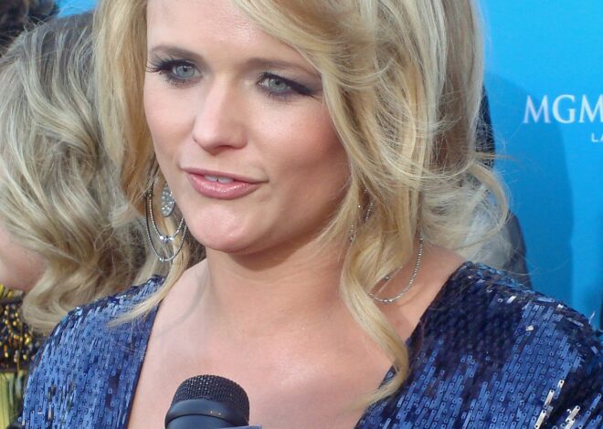 Miranda Lambert’s Summer Selfie in Texas Captivates Fans with Authentic Charm